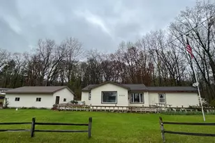 6408 Lakeshore Dr, Lakeview, MI 48850 - Photo 1