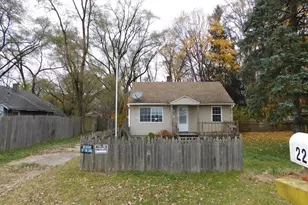 2265 Holly St, Benton Harbor, MI 49022 - Photo 1