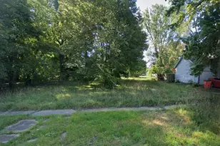 584 Green Ave, Benton Harbor, MI 49022 - Photo 1