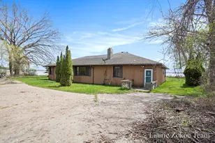 351 Maple Ct, Muskegon, MI 49445 - Photo 1