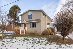 1644 Ball Ave NE, Grand Rapids, MI 49505 - Photo 1