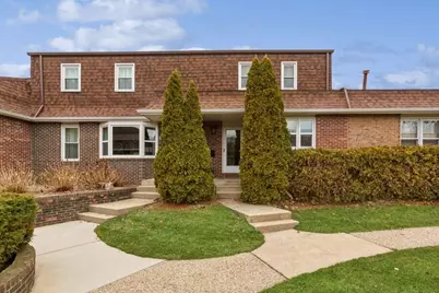 2571 Stratford Drive #114, Saint Joseph, MI 49085 - Photo 1