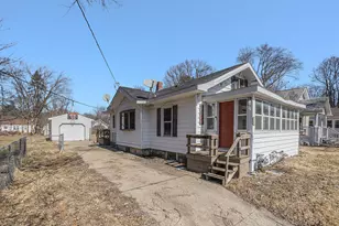 207 Laurel Dr, Battle Creek, MI 49017 - Photo 1