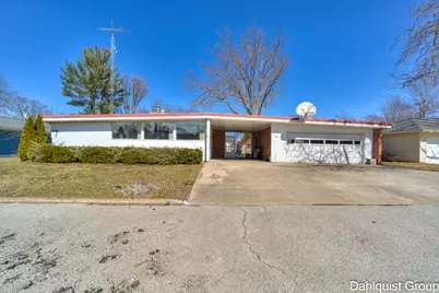 622 E Sunset Drive, North Muskegon, MI 49445 - Photo 1