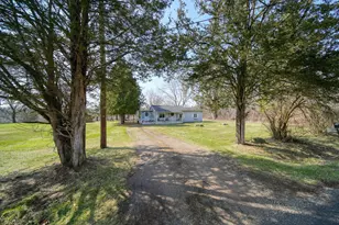 902 N Green Acres St, Jackson, MI 49201 - Photo 1