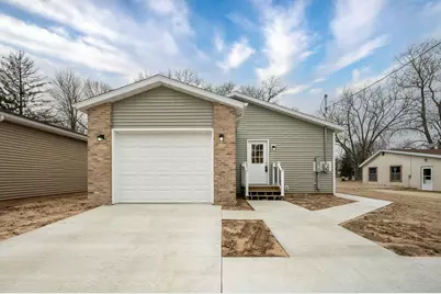 308 Hillview Street, Buchanan, MI 49107 - Photo 1