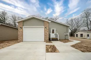 308 Hillview St, Buchanan, MI 49107 - Photo 1