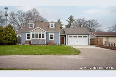 753 E Savidge Street, Spring Lake, MI 49456 - Photo 1