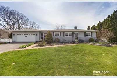 660 Kingsbury Street NW, Grand Rapids, MI 49544 - Photo 1