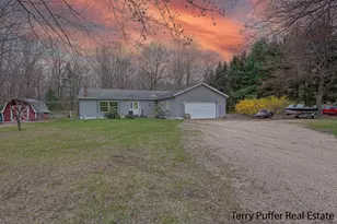 22 N Bossett Rd, Ravenna, MI 49451 - Photo 1