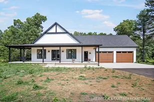 412 Sabine Dr, Muskegon, MI 49442 - Photo 1