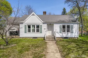 729 E Madison St, Hastings, MI 49058 - Photo 1