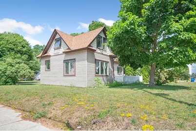 826 Chestnut Street, Cadillac, MI 49601 - Photo 1