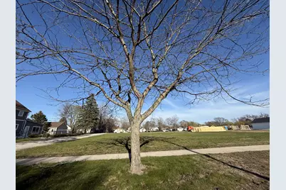 412 N Gaylord Avenue, Ludington, MI 49431 - Photo 1