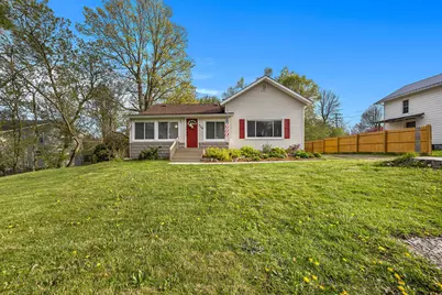 220 W Division Street NE, Rockford, MI 49341 - Photo 1