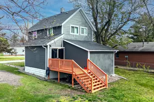 104 S Lowe St, Dowagiac, MI 49047 - Photo 1