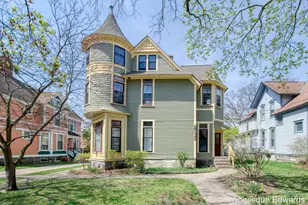 345 Paris Ave SE, Grand Rapids, MI 49503 - Photo 1