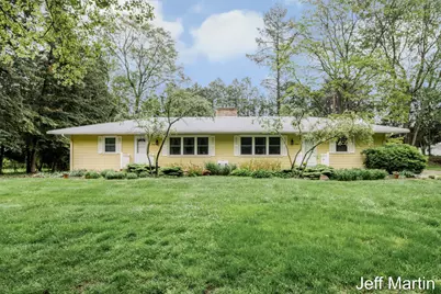 546 Nordberg Avenue NW, Grand Rapids, MI 49504 - Photo 1