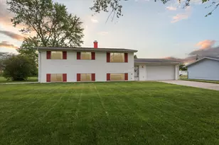 530 Manitou Rd, Saint Joseph, MI 49085 - Photo 1