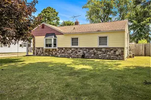 704 Chrysler St, Kalamazoo, MI 49048 - Photo 1