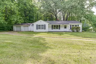 21 Riverside Pkwy, Battle Creek, MI 49015 - Photo 1