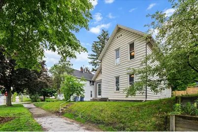 950 Crescent Street NE, Grand Rapids, MI 49503 - Photo 1