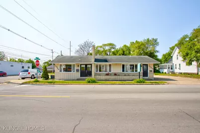 1052 Washington Avenue, Grand Haven, MI 49417 - Photo 1