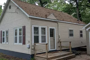 157 S Kenwood St, Muskegon, MI 49442 - Photo 1