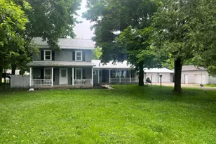 91 E Commerce St, Grant, MI 49327 - Photo 1