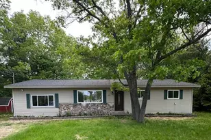 5511 Sunset Ct, Oscoda, MI 48750 - Photo 1