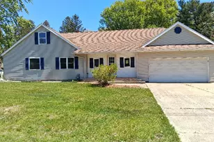 243 Lake Dr, Muskegon, MI 49441 - Photo 1