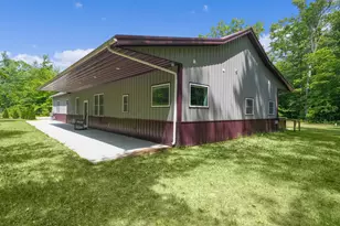 1304 Michillinda Rd, Muskegon, MI 49445 - Photo 1