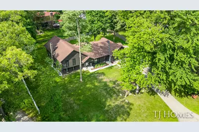 2605 Shadowbrook Drive SE, Grand Rapids, MI 49546 - Photo 1