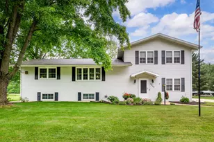 5549 Newton Ave, Coloma, MI 49038 - Photo 1
