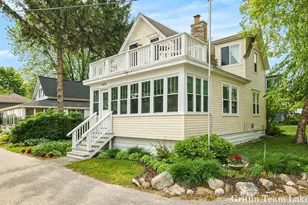 1194 Beach Dr, Holland, MI 49423 - Photo 1