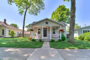 2018 Oak Ave, Muskegon, MI 49445 - Photo 1