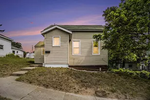 705 E Dowland St, Ludington, MI 49431 - Photo 1