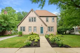 1021 Roseland Ave, Kalamazoo, MI 49001 - Photo 1