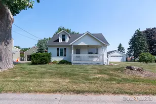 641 52nd St SE, Grand Rapids, MI 49548 - Photo 1