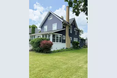 423 E Prairie Street, Vicksburg, MI 49097 - Photo 1