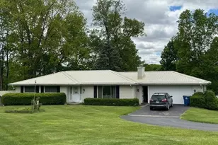 395 Hyannis Hills Dr, Tekonsha, MI 49092 - Photo 1