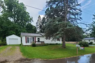 901 Helena Ave, Jackson, MI 49203 - Photo 1