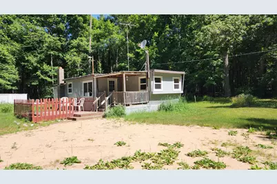 5213 S Newcosta Avenue, Newaygo, MI 49337 - Photo 1