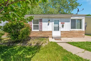 25294 Wiseman St, Roseville, MI 48066 - Photo 1