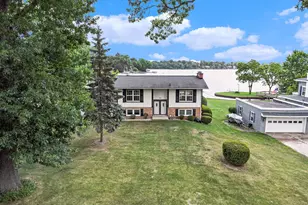 231 Lakeshore Dr, Battle Creek, MI 49015 - Photo 1