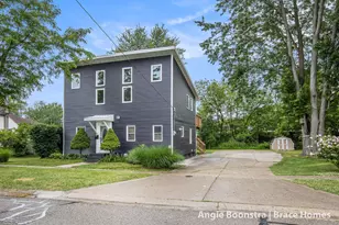 267 Center St, Coopersville, MI 49404 - Photo 1