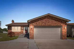 25950 Lehner Ct, Roseville, MI 48066 - Photo 1