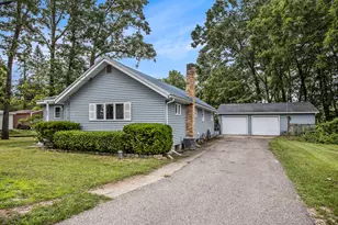 290 Carpenter Dr, Battle Creek, MI 49017 - Photo 1