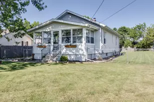 136 S 30th St, Battle Creek, MI 49015 - Photo 1