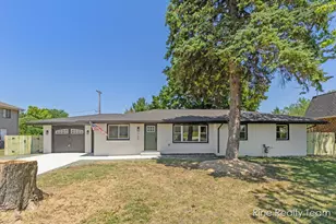 365 E 40th St, Holland, MI 49423 - Photo 1